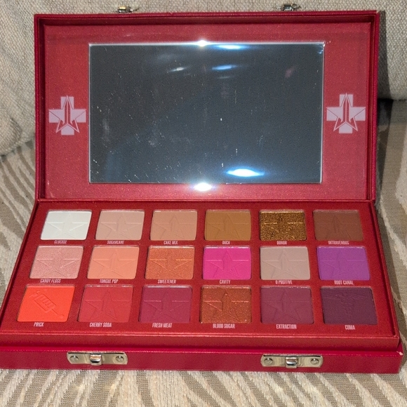 Jeffree Star Blood Sugar Eyeshadow Palette - Red & White Graphic Case - Picture 3 of 5